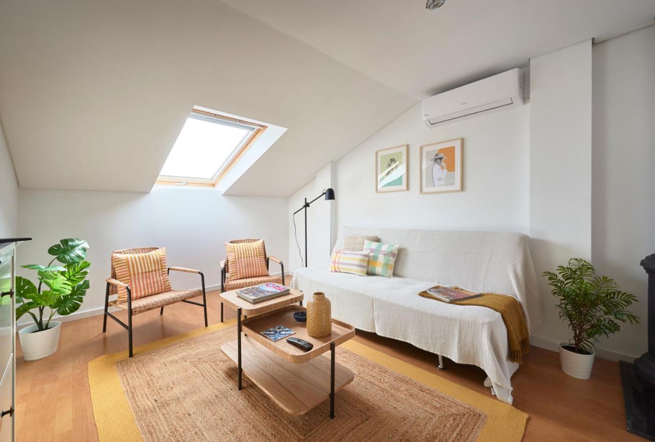 Bright Apt W Balcony, Ac, Parking, By Timecooler Лиссабон Экстерьер фото